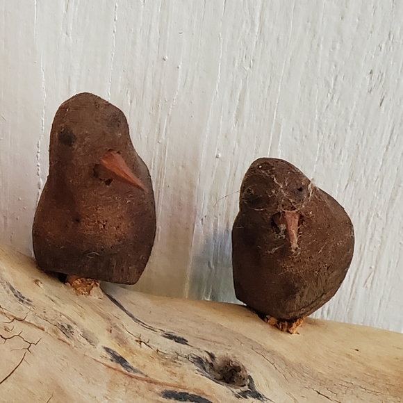 4 Hand crafted/carved wooden birds on driftwood - Picture 6 of 8